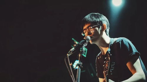 黑燈下的言說(shuō)與歌唱 張藝德全國(guó)巡演荊州站背后的制作密碼